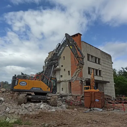 Chantier démolition Lycée Agricole Roanne Chervé