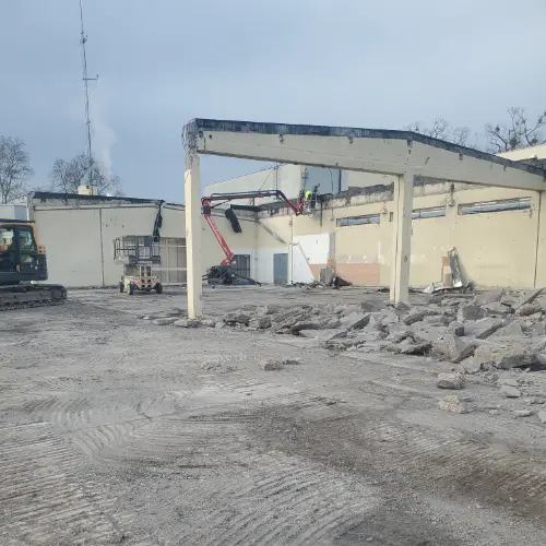 Démolition de bâtiment au SDIS de Roanne