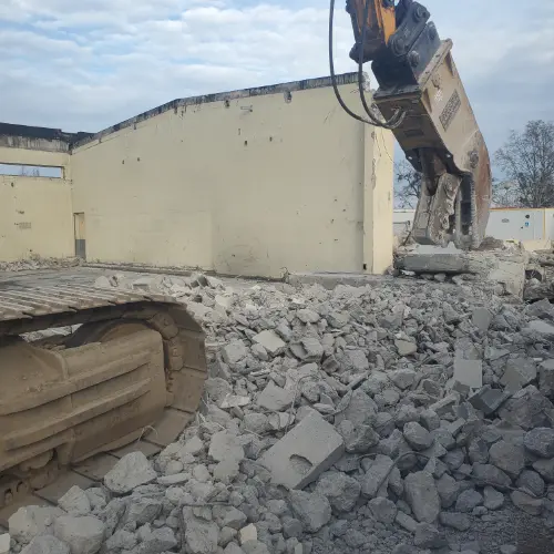 Démolition de bâtiment au SDIS de Roanne
